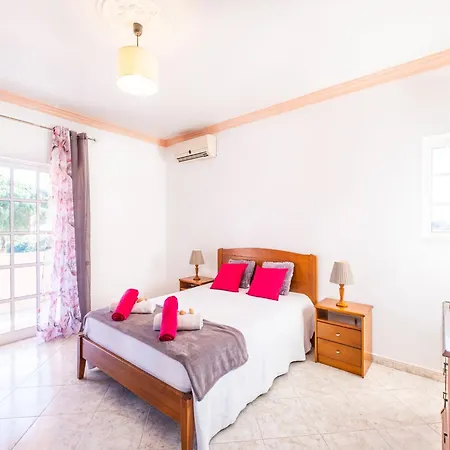 Villa In Albufeira Near Pescadores Beach * Albufeira